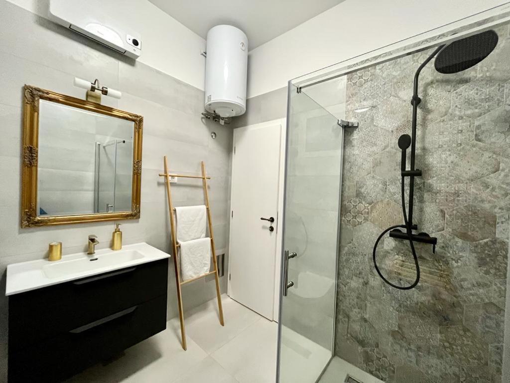 Lux Apartmans Pula Exterior photo