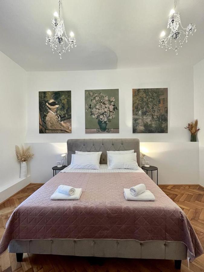 Lux Apartmans Pula Exterior photo