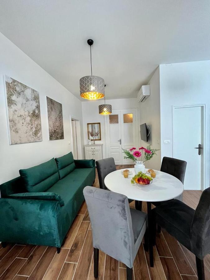 Lux Apartmans Pula Exterior photo